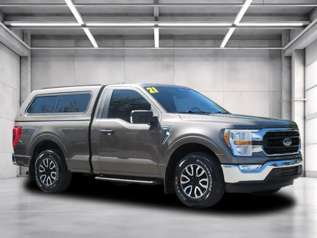 Used 2021 Gray Ford XLT image 1