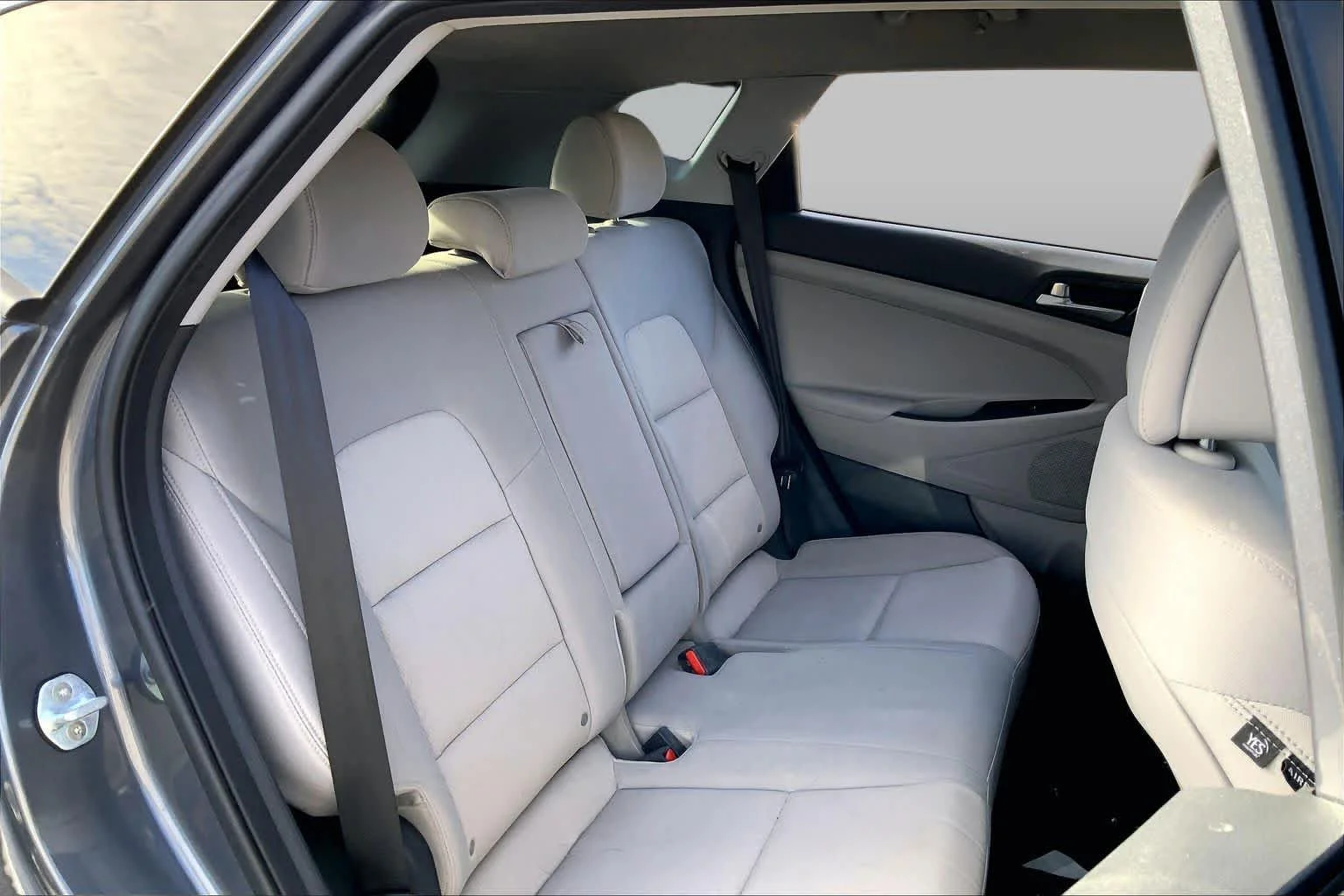 Used 2018 Coliseum Gray Hyundai SEL image 20