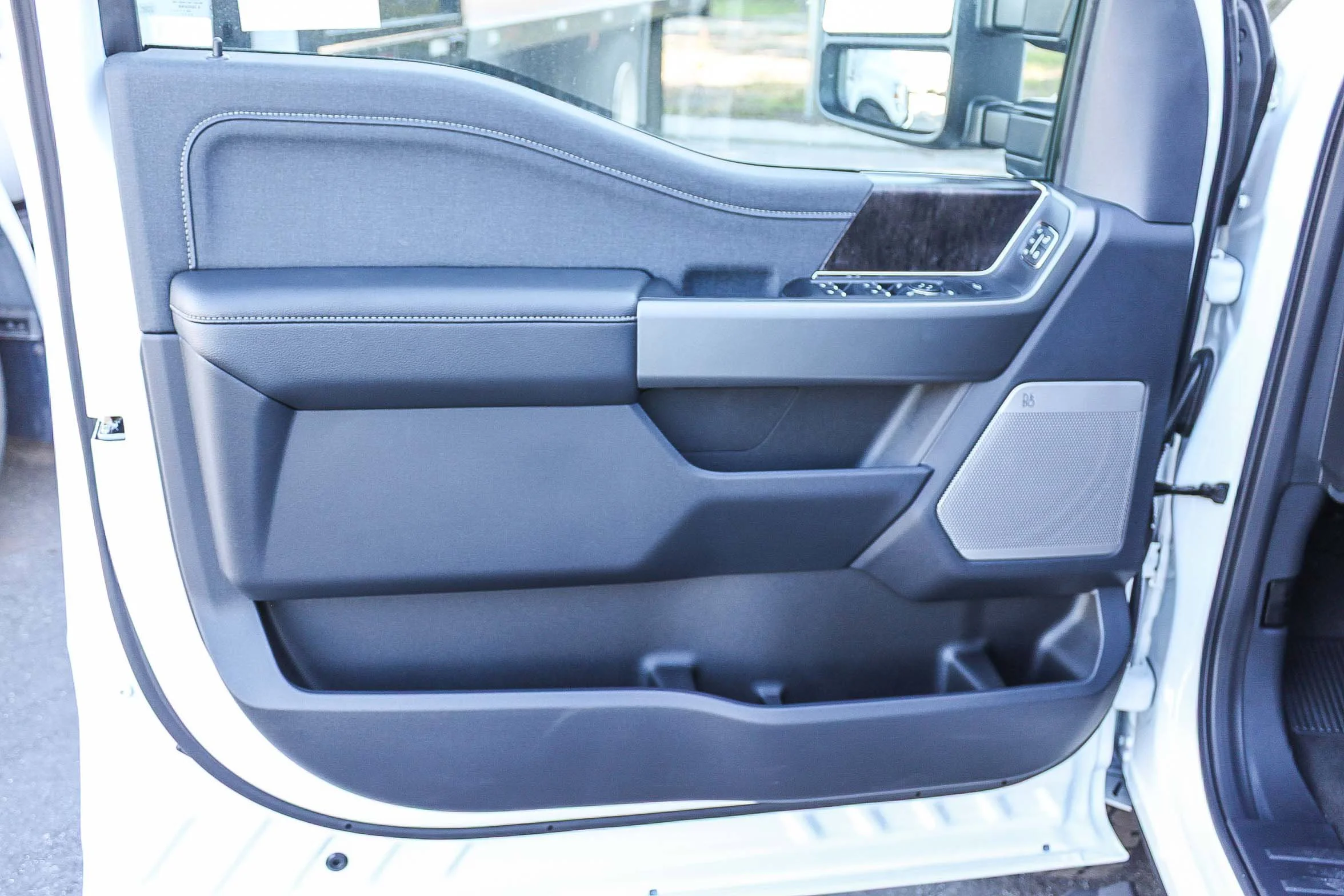 2026 Ford F-350 Super Duty Lariat - Photo 23