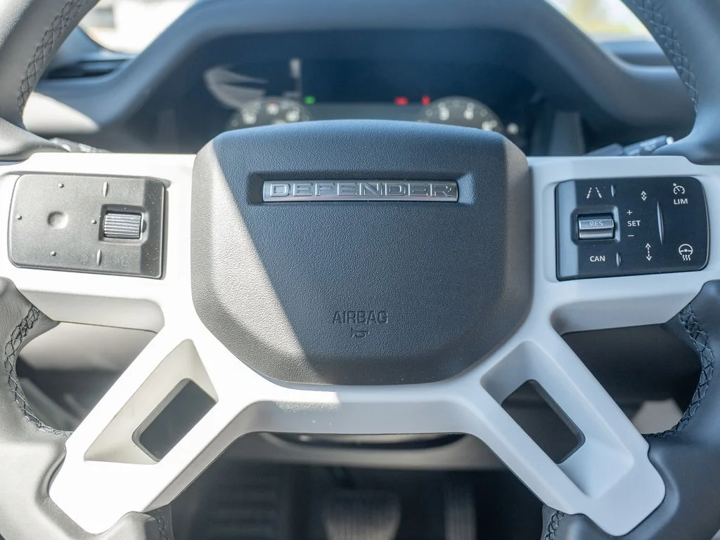 2026 Land Rover Defender X-Dynamic SE - Photo 14