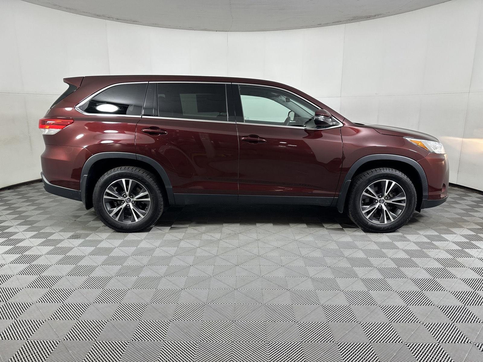 Used 2019 Ooh La La Rouge Mica Toyota LE image 9