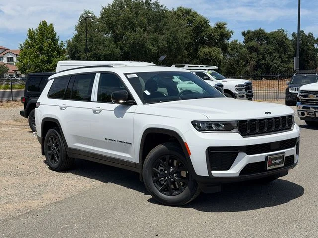 New 2026 Bright White Clear-Coat Exterior Paint Jeep Laredo image 2