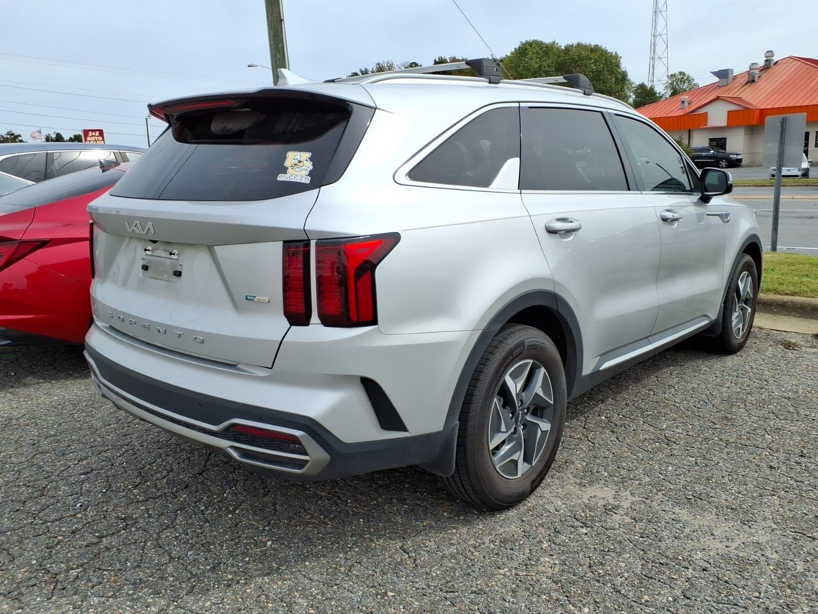 Used 2022 Silky Silver Kia S image 6