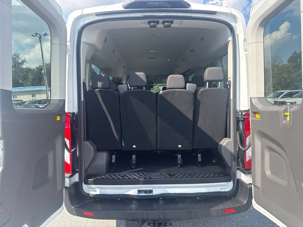 Used 2023 White Ford XL image 24