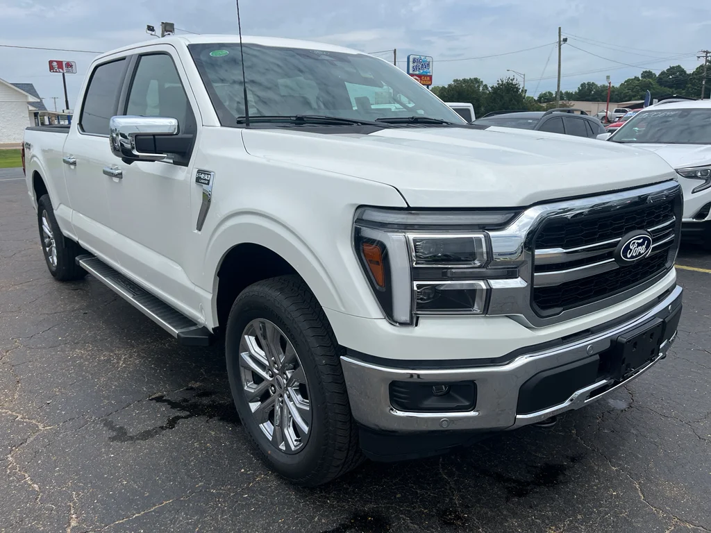 New 2026 Star White Metallic Tri-Coat Ford Lariat® image 3