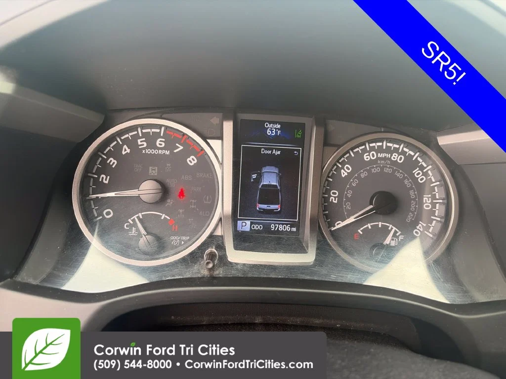 Used 2022 White Toyota SR5 image 16