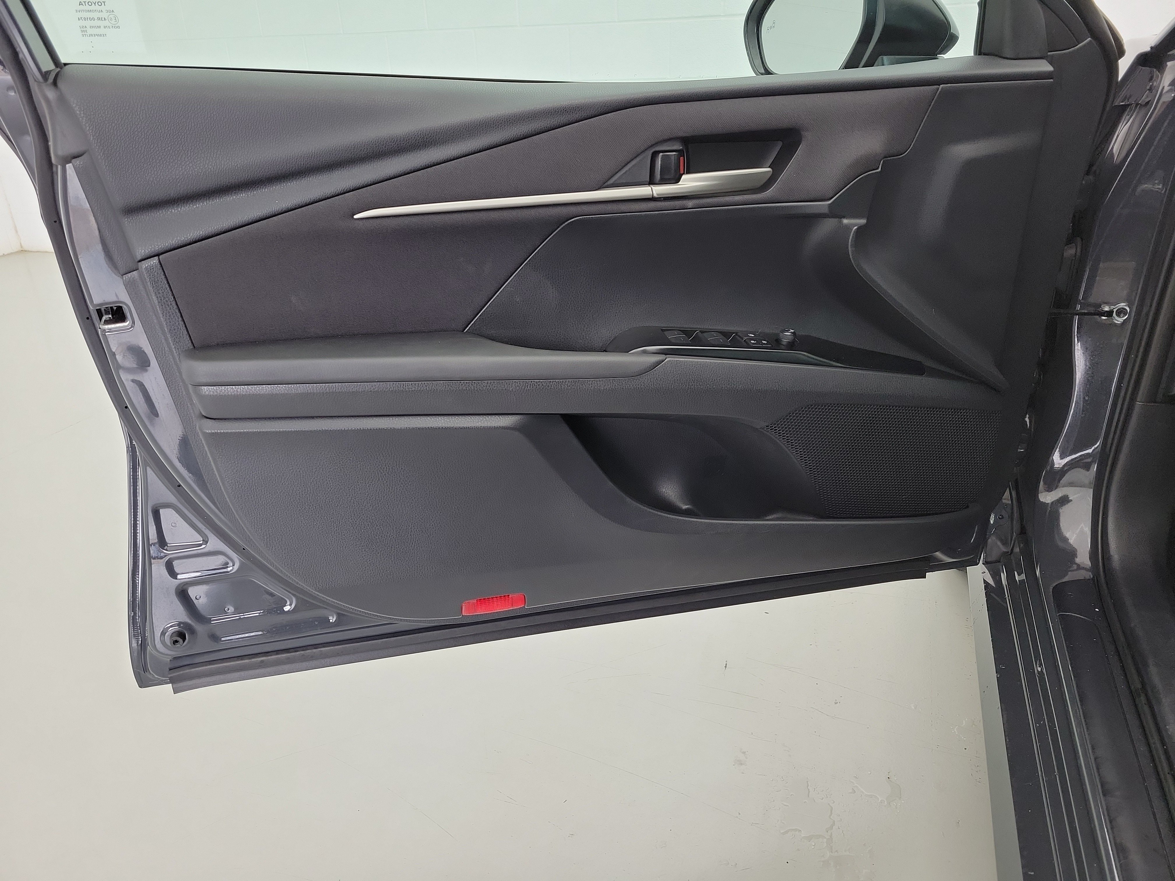 Used 2025 Underground Toyota LE image 20