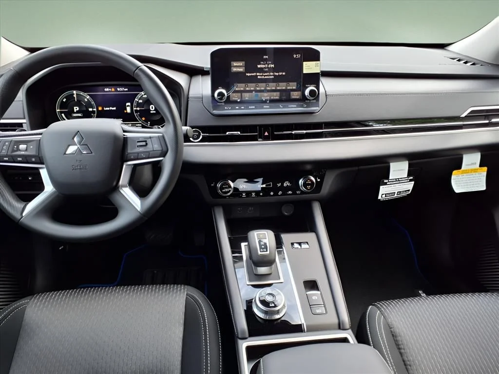 2025 Mitsubishi Outlander Plug-in Hybrid ES - Photo 13