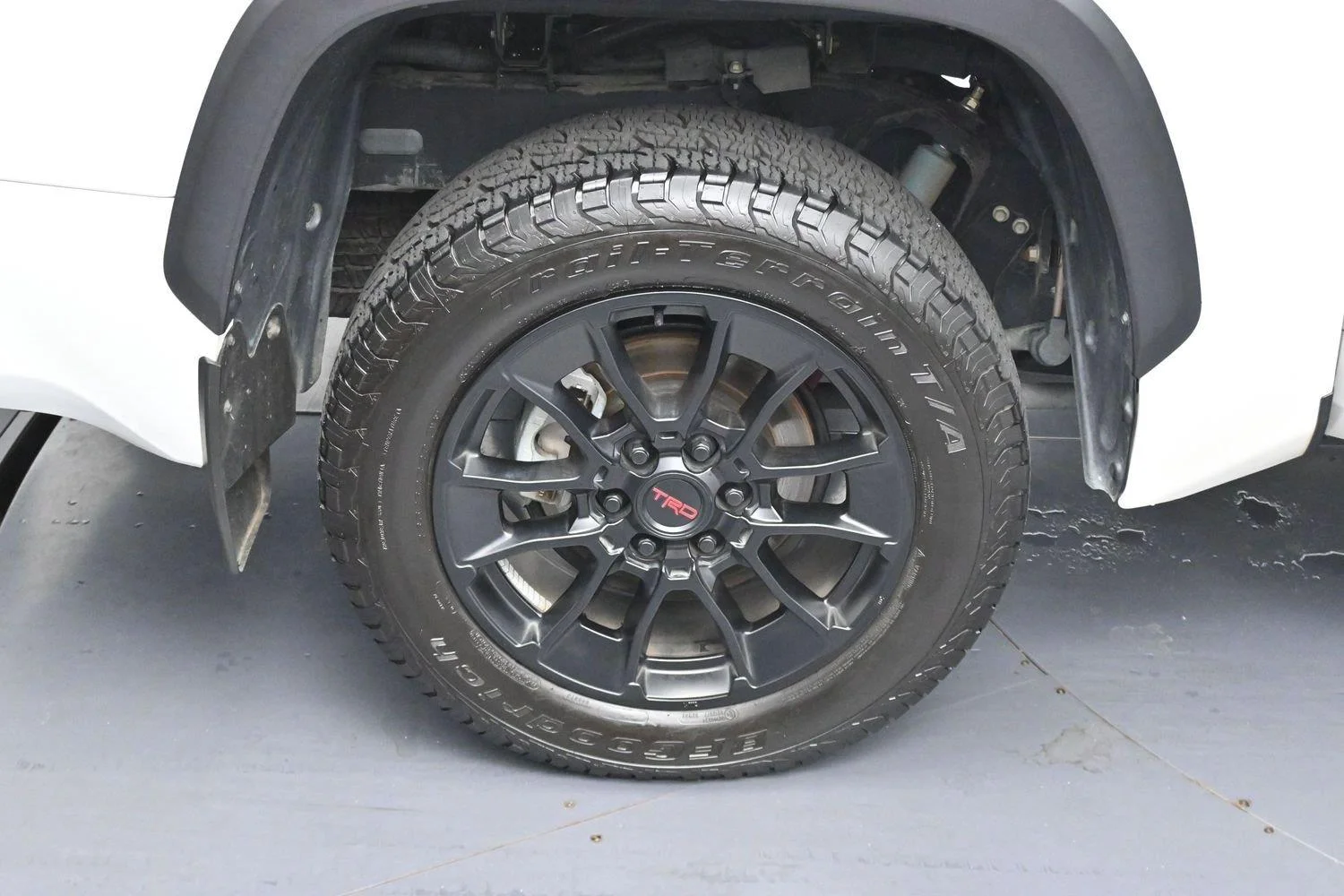 Used 2024 Ice Cap Toyota Limited image 36