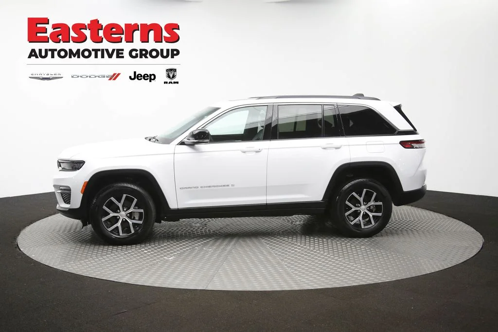 Used 2025 White Jeep Limited image 62