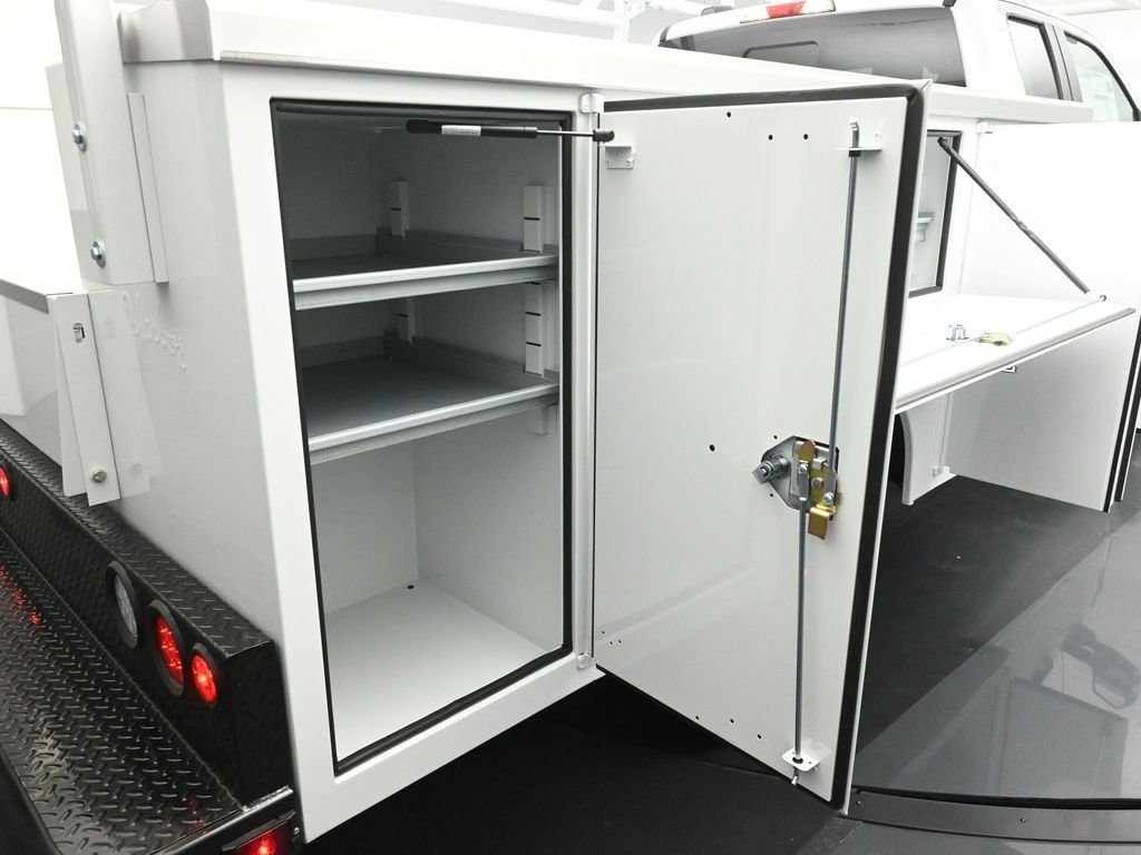 New 2026 Oxford White Ford XL image 27