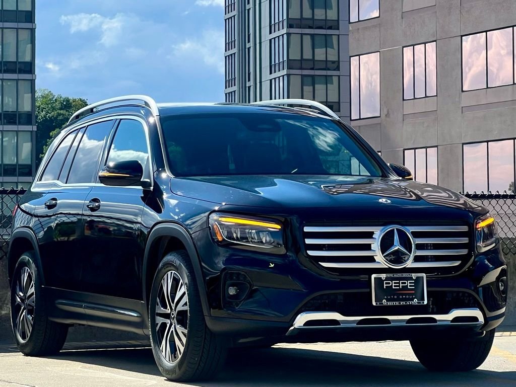 2026 Mercedes-Benz GLB GLB 250 4MATIC's photo