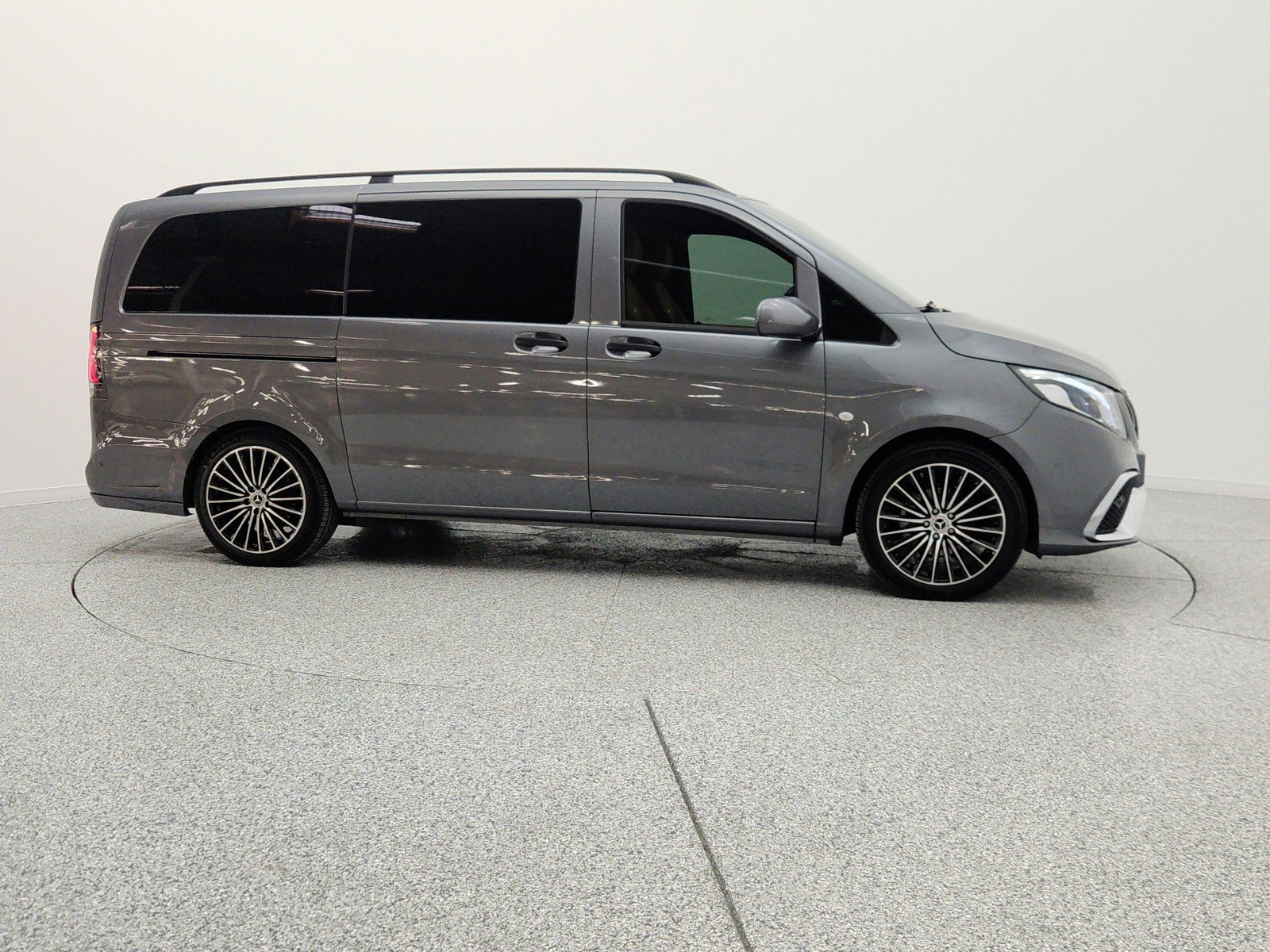Used 2022 Selenite Grey Metallic Mercedes-Benz Standard Roof 126 Wheelbase image 4