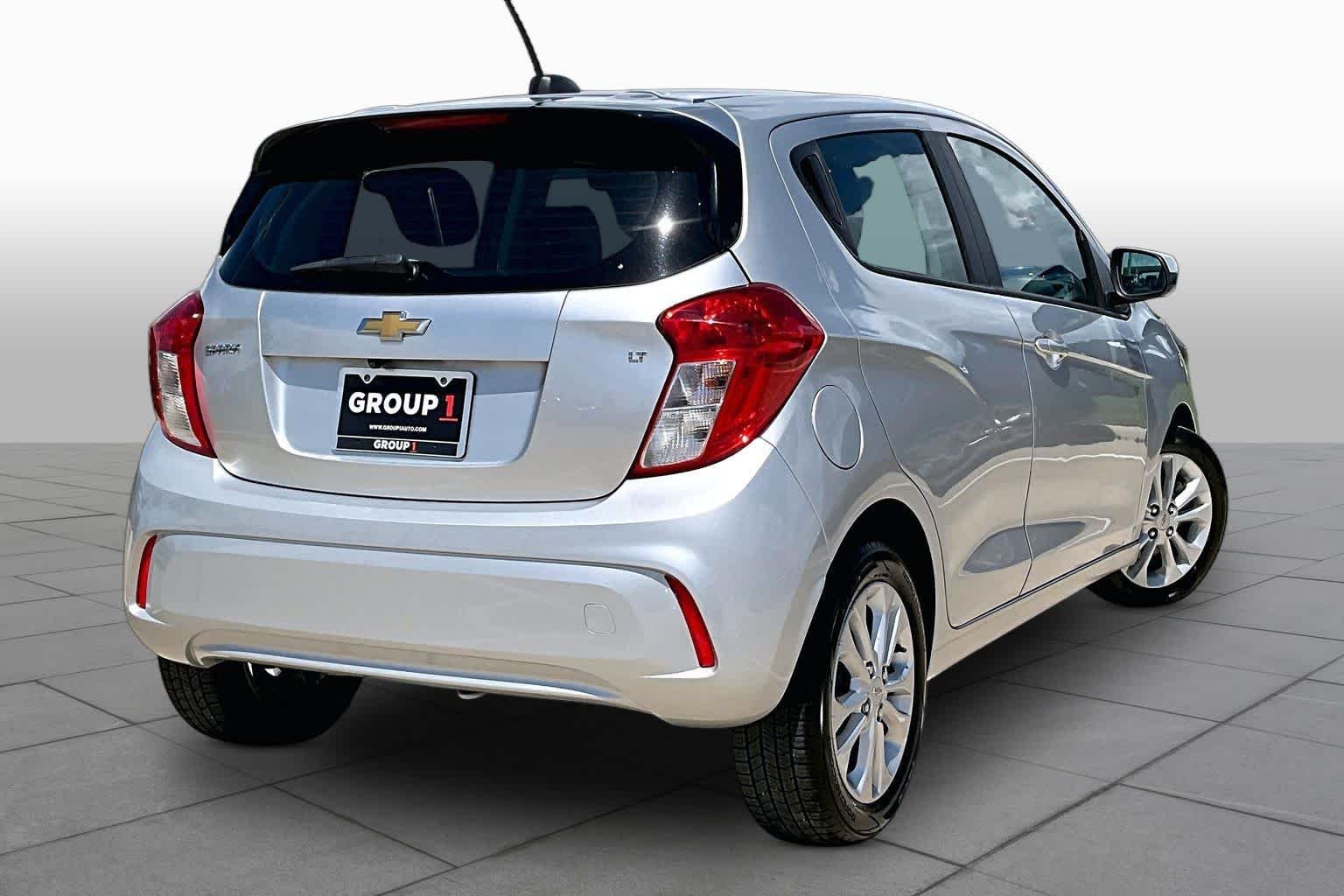 Used 2020 SILVER ICE METALLIC Chevrolet LT image 13