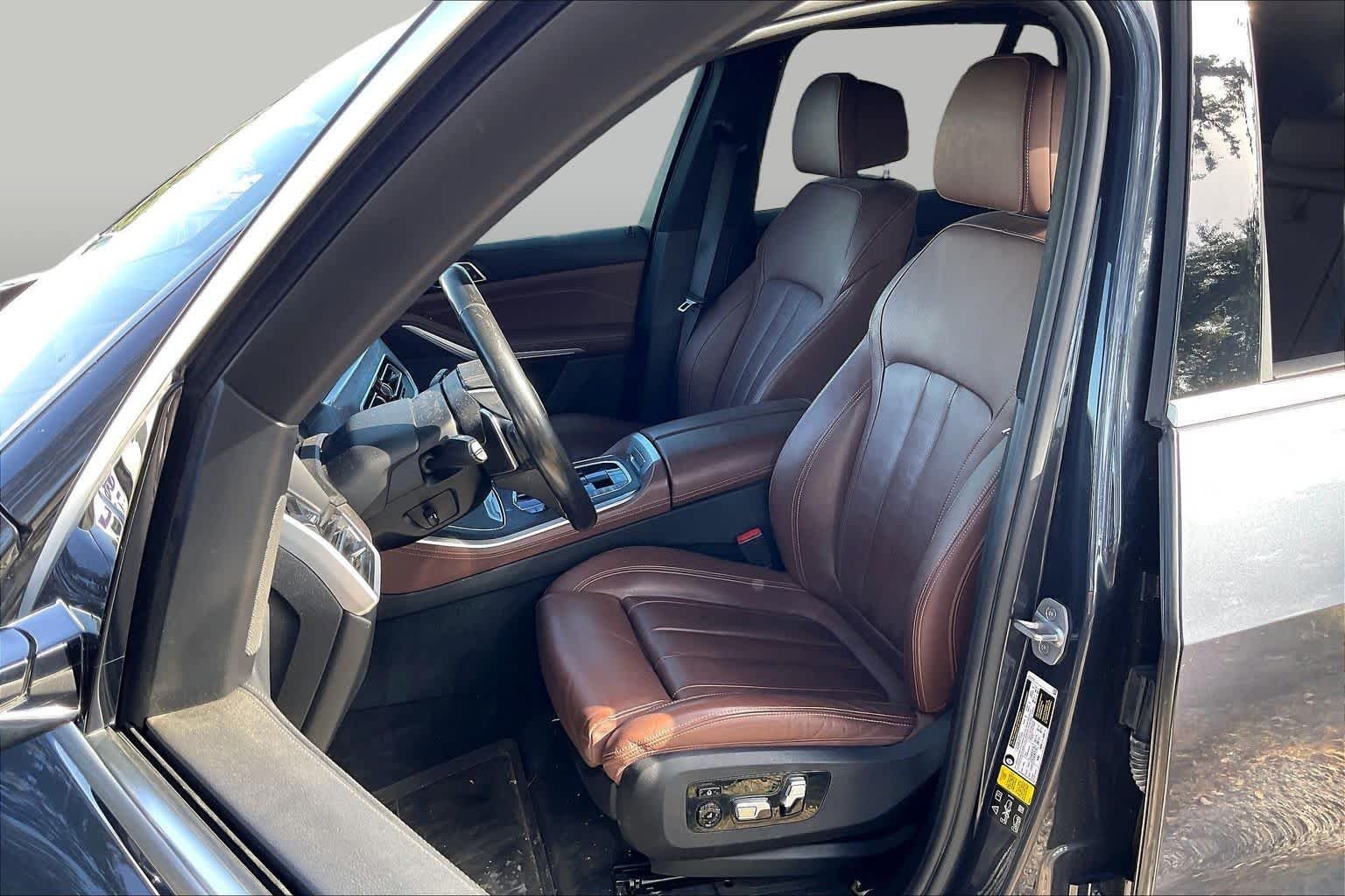 Used 2020 Arctic Gray Metallic BMW xDrive40i image 9