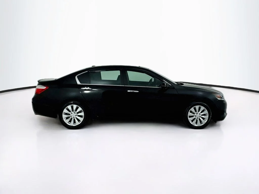 Used 2015 Crystal Black Pearl Honda EX-L image 8