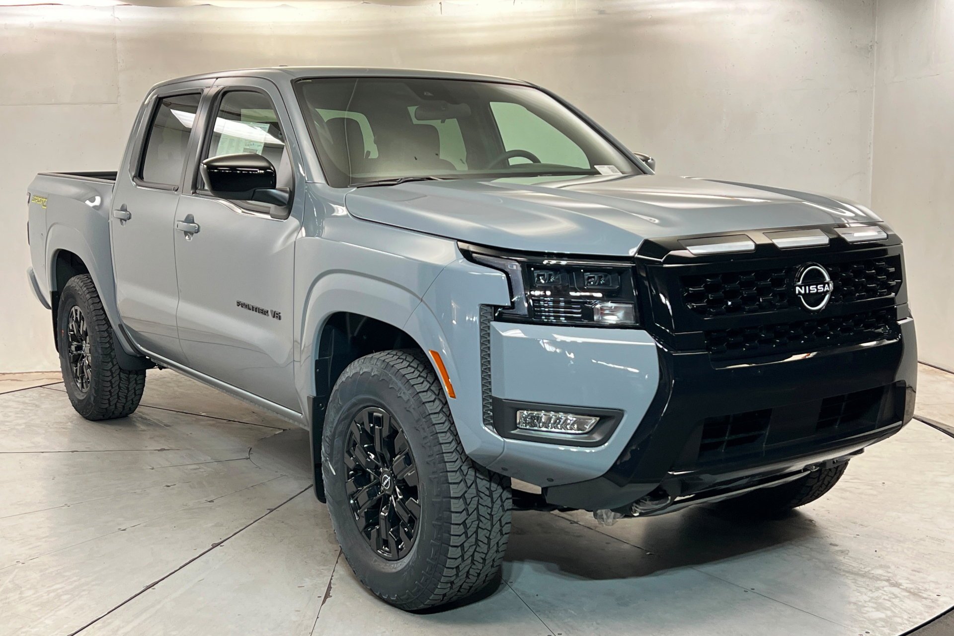 New 2027 Boulder Gray Pearl Nissan Crew Cab SV image 8