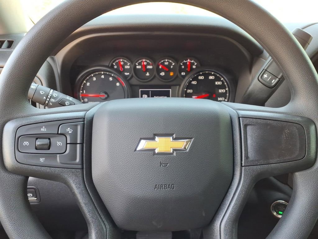 New 2026 Summit White Chevrolet WT image 27