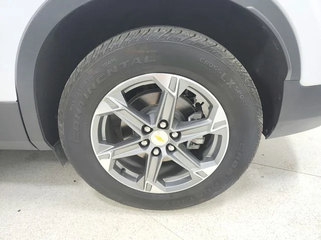 Used 2025 White Chevrolet LT image 19