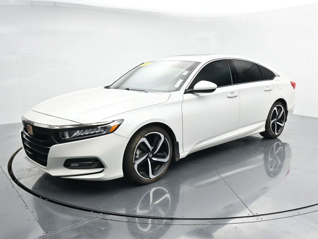 Used 2019  Honda Sport 2.0T image 3