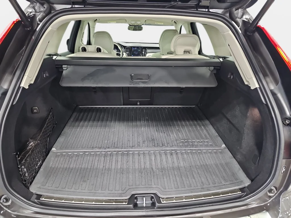 Used 2022 Brown Volvo T8 Inscription image 14