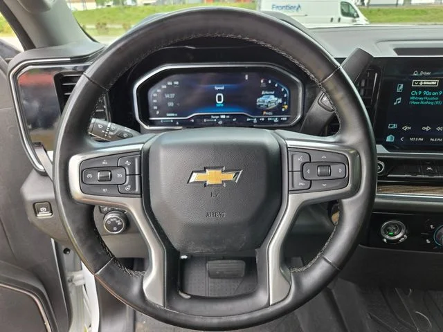 Used 2023 White Chevrolet LT image 31