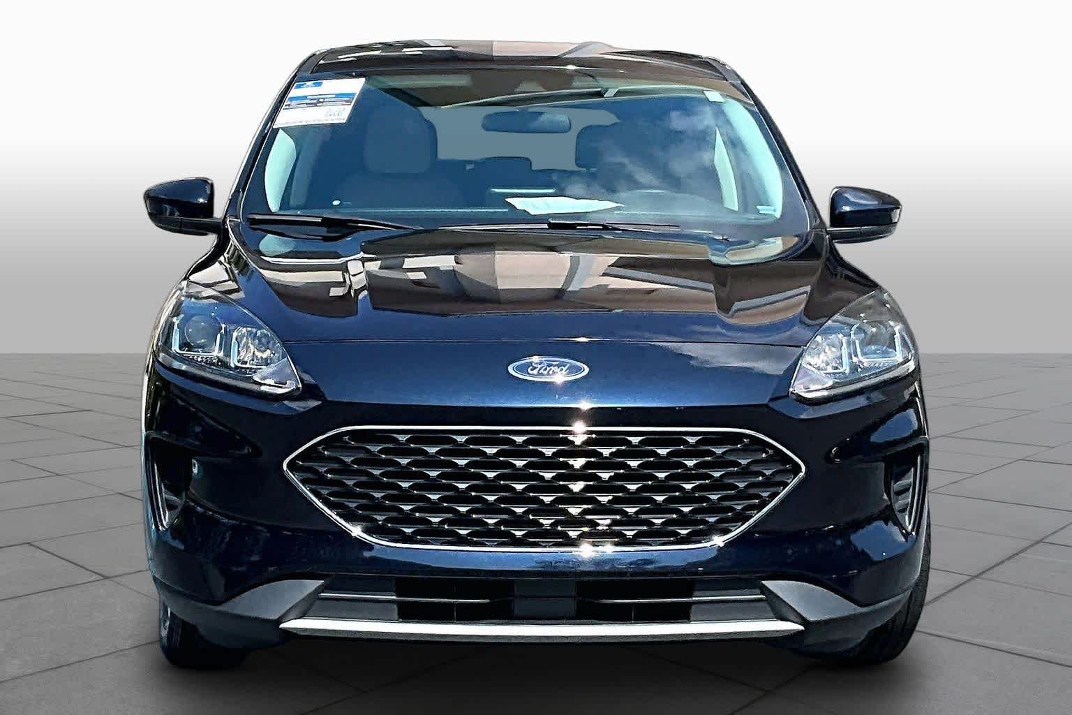 Used 2021 Antimatter Blue Metallic Ford SE image 4