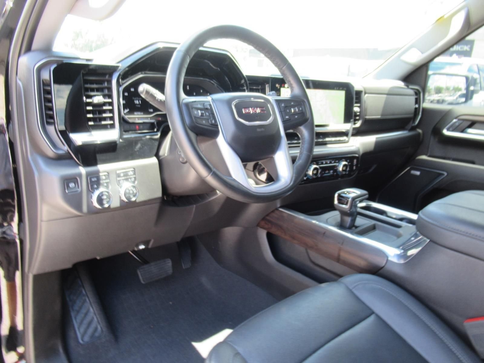 Used 2023 Black GMC SLT image 17