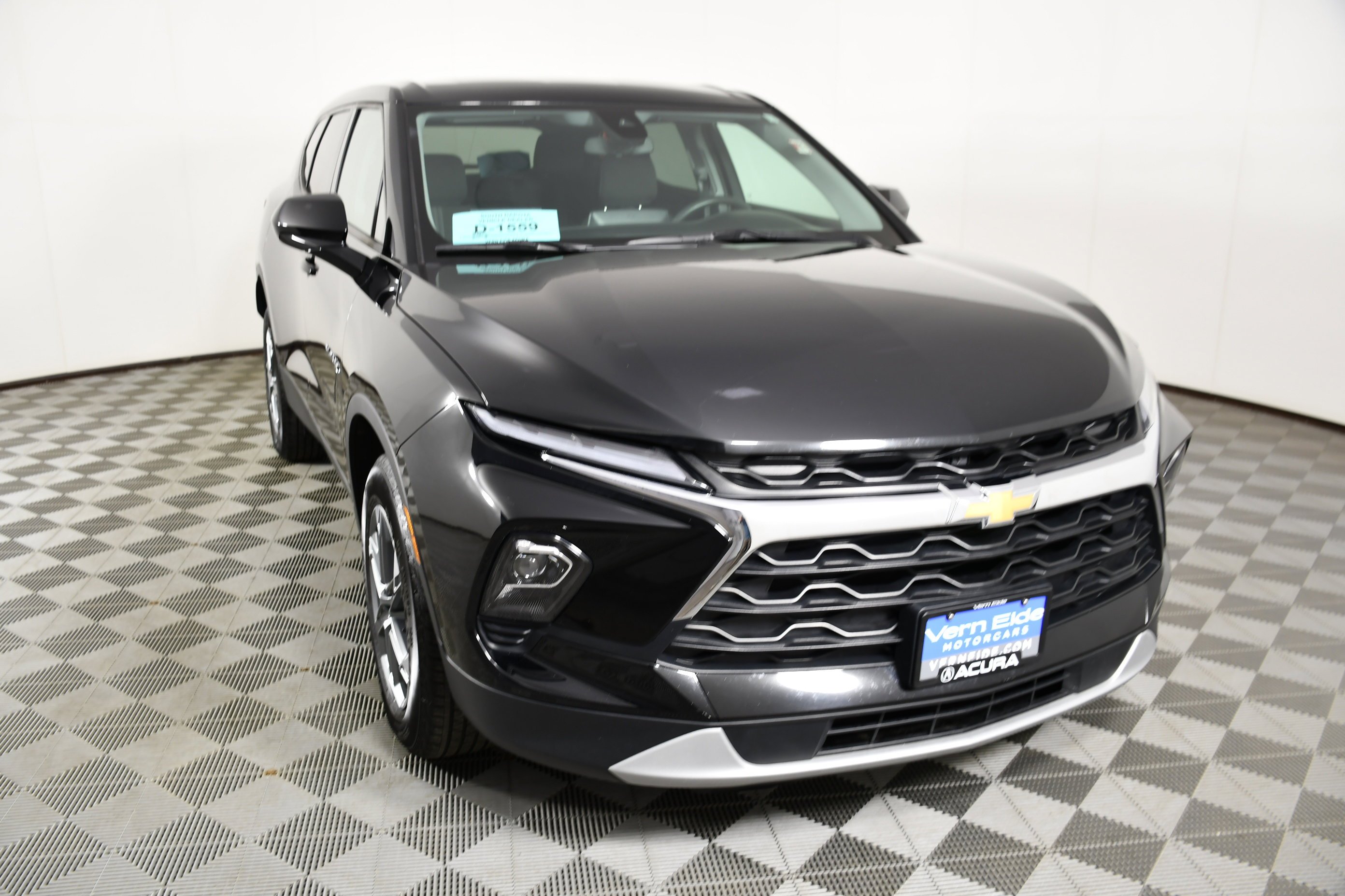 Used 2025 Black Chevrolet LT image 3