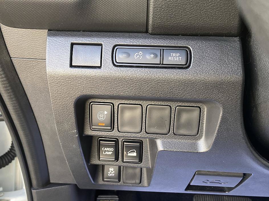 Used 2023 Glacier White Nissan SV image 25