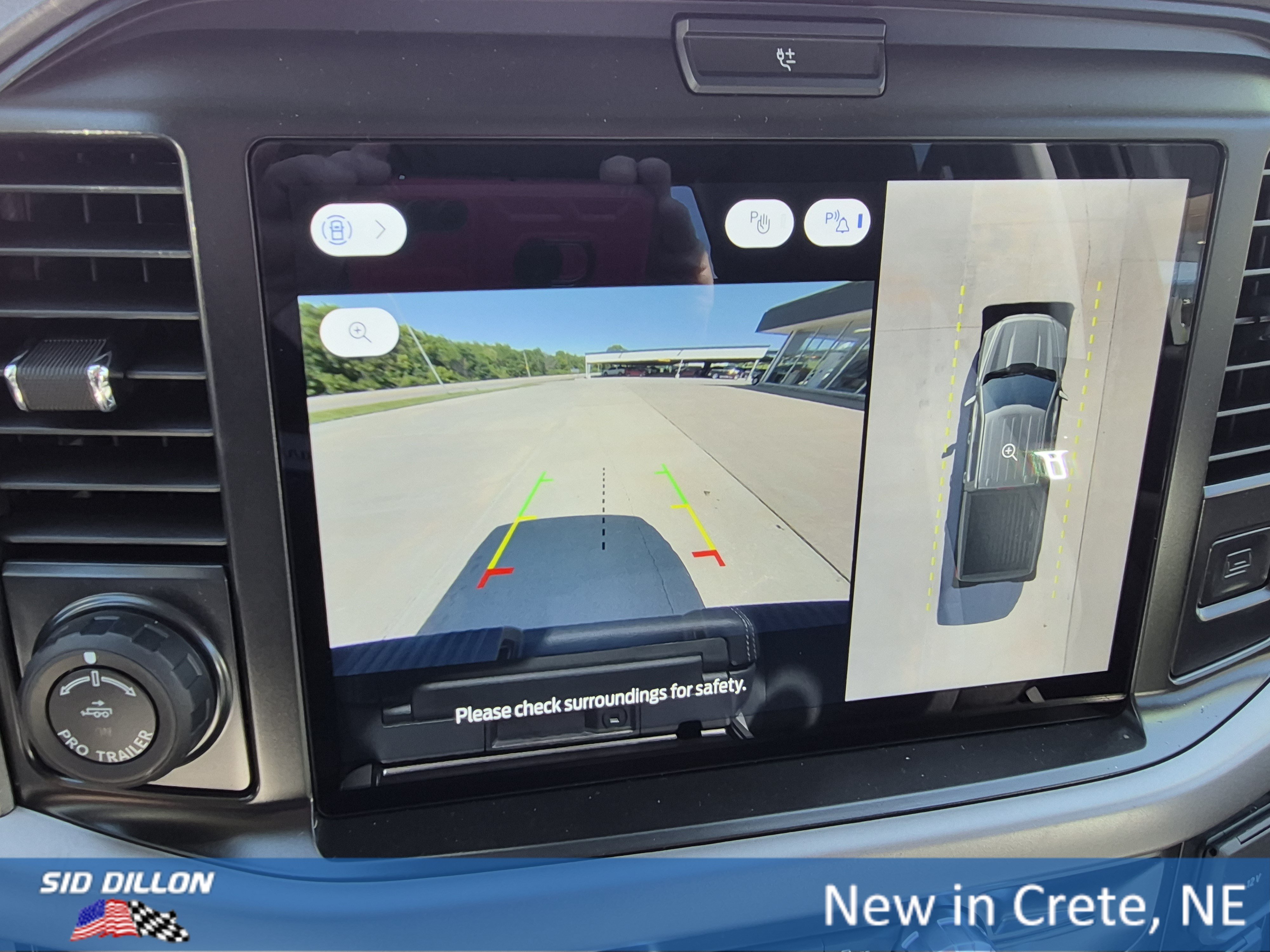 New 2026 Carbonized Gray Metallic Ford XLT image 5