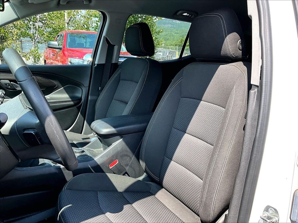 Used 2024 Summit White GMC SLE image 10