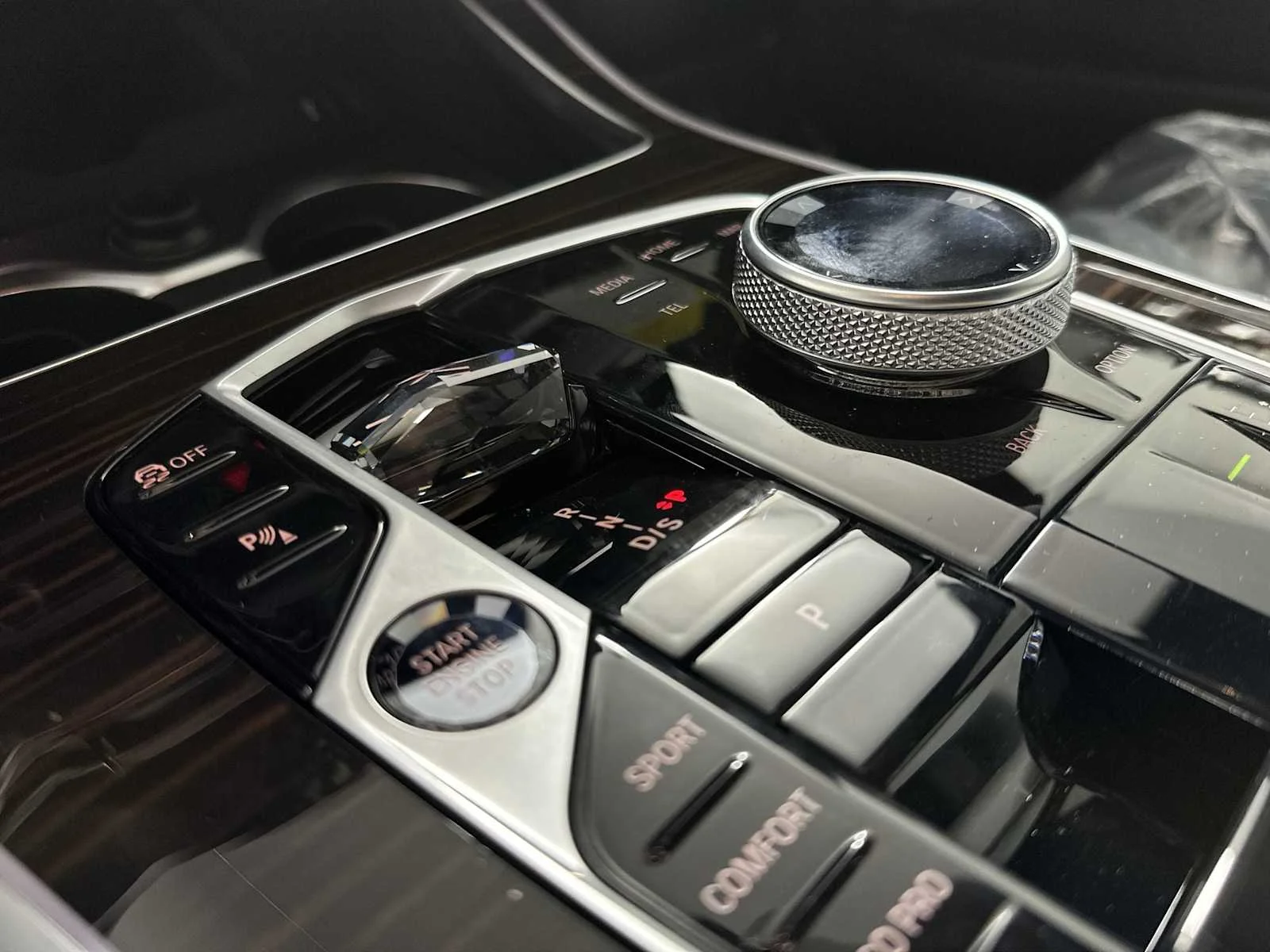 New 2026 Dravit Grey Metallic BMW xDrive40i image 16