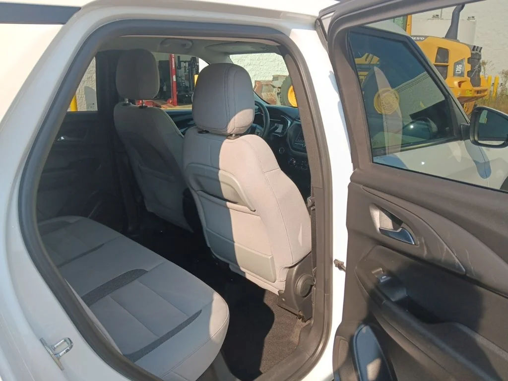Used 2021 Summit White Chevrolet LT image 31
