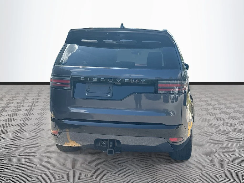 Used 2024  Land Rover Dynamic SE image 7