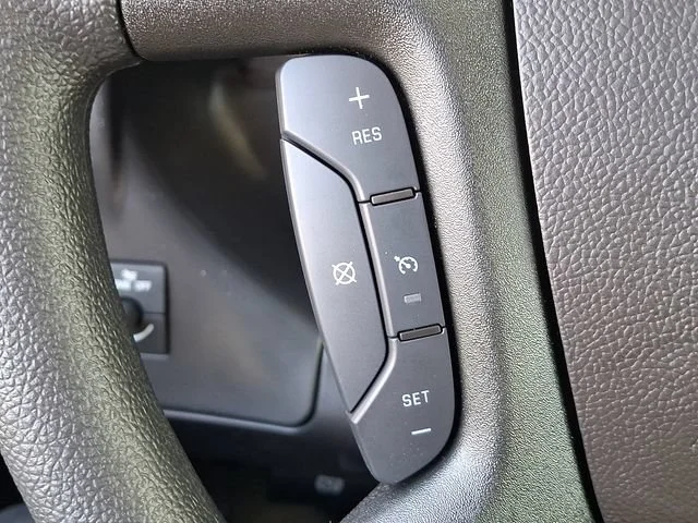 New 2026 Summit White GMC Work Van image 18