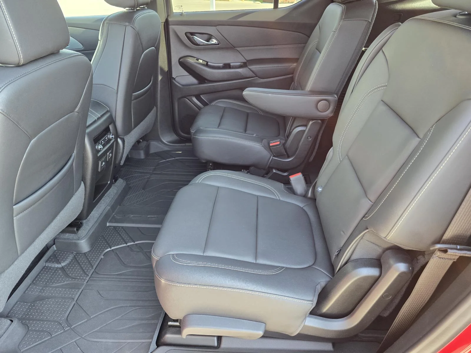 Used 2023 RADIANT RED TINTCOAT Chevrolet LT Leather image 10