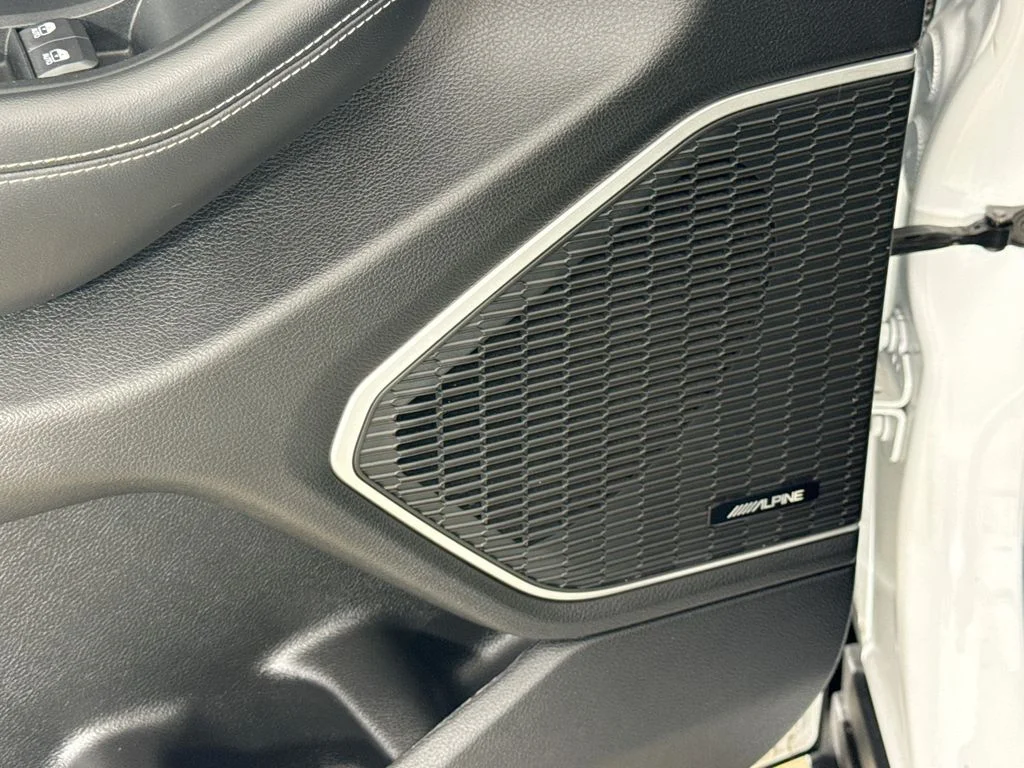 Used 2022 White Jeep Limited image 18