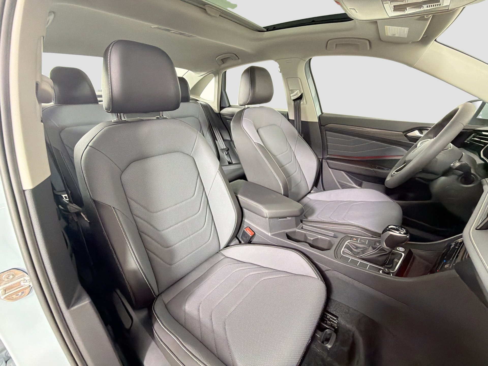2026 Volkswagen Jetta SEL - Photo 25