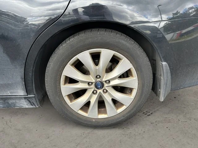Used 2016 Black Subaru 2.5i image 9