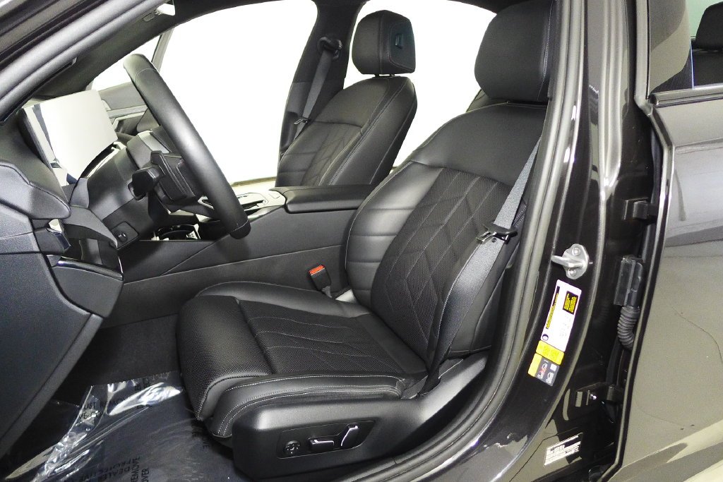 Certified Used 2024 Dark Graphite BMW M60 image 22