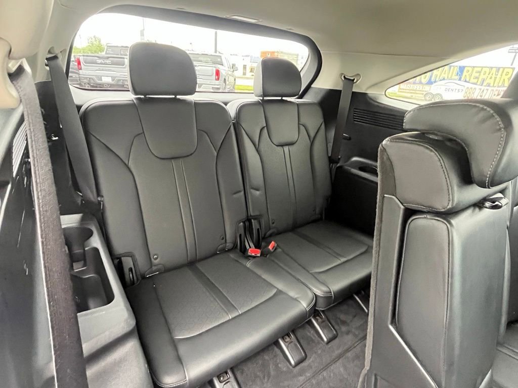 Used 2022 White Kia S image 28