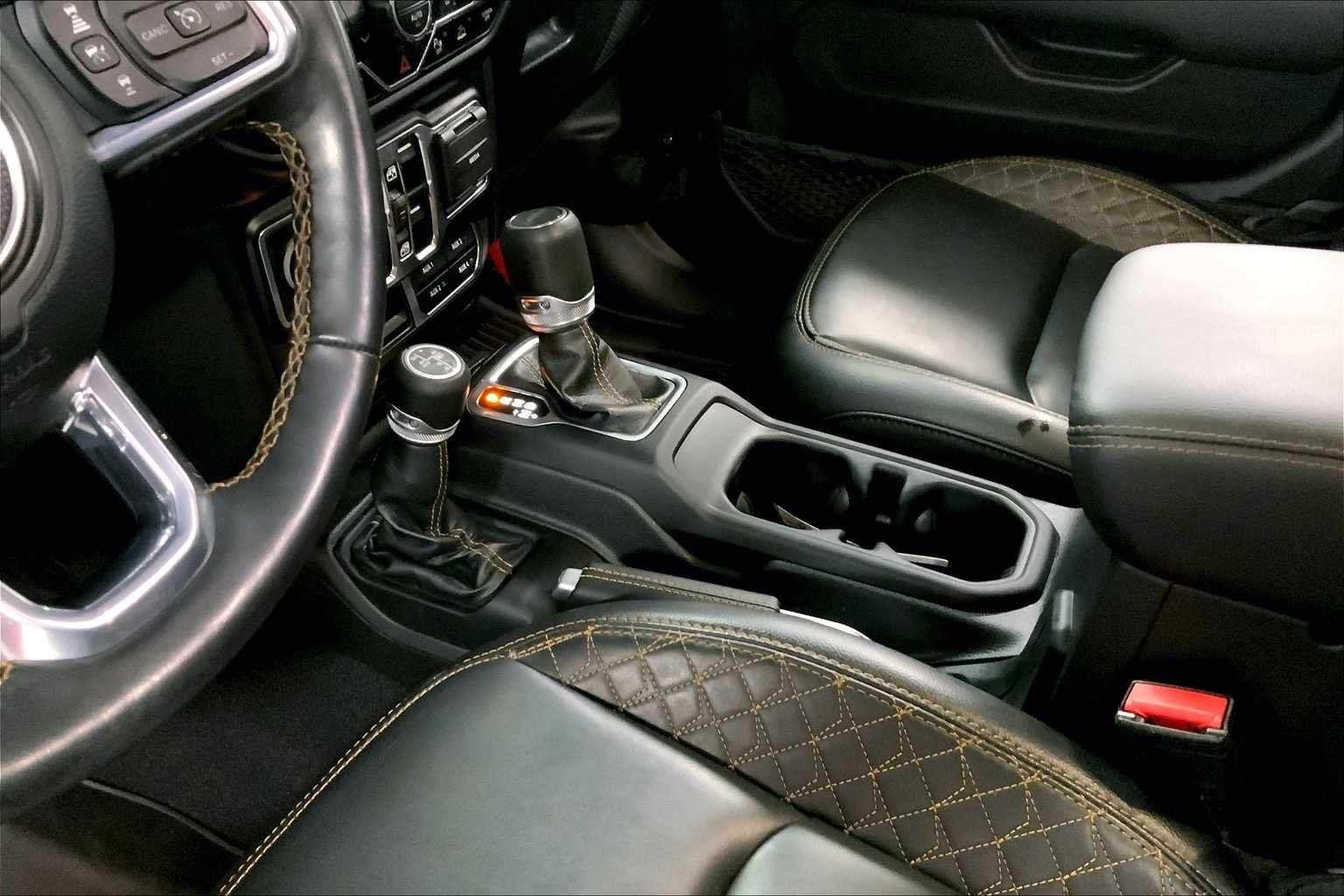 Used 2022 Black Clearcoat Jeep High Altitude image 14
