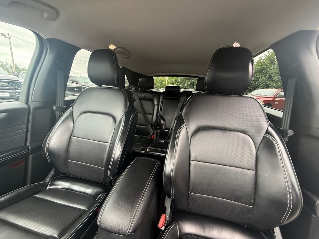 Used 2024 Silver Ford Platinum image 26
