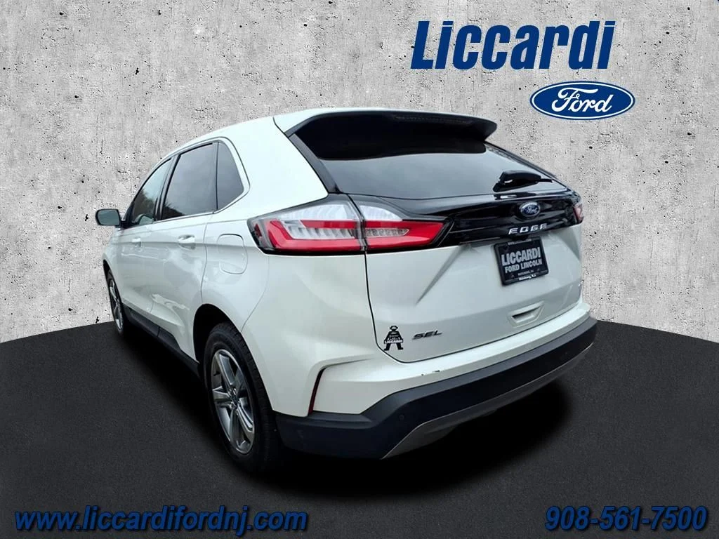 Certified Used 2022 White Ford SEL image 4