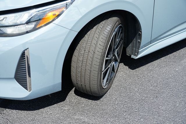 Used 2024 Gray Nissan SR image 12