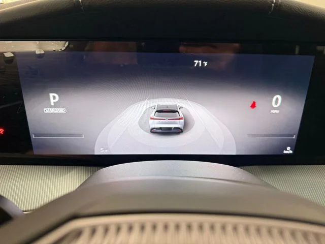 New 2025 Everest White TriCoat Nissan SL image 18
