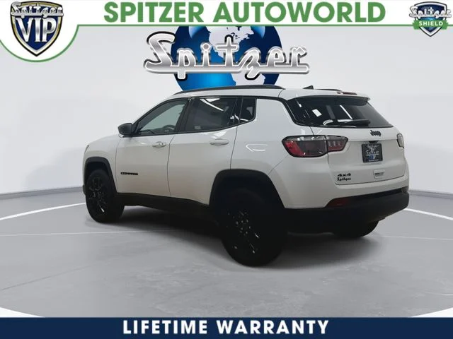 New 2026 Bright White Clear-Coat Exterior Paint Jeep Altitude image 7