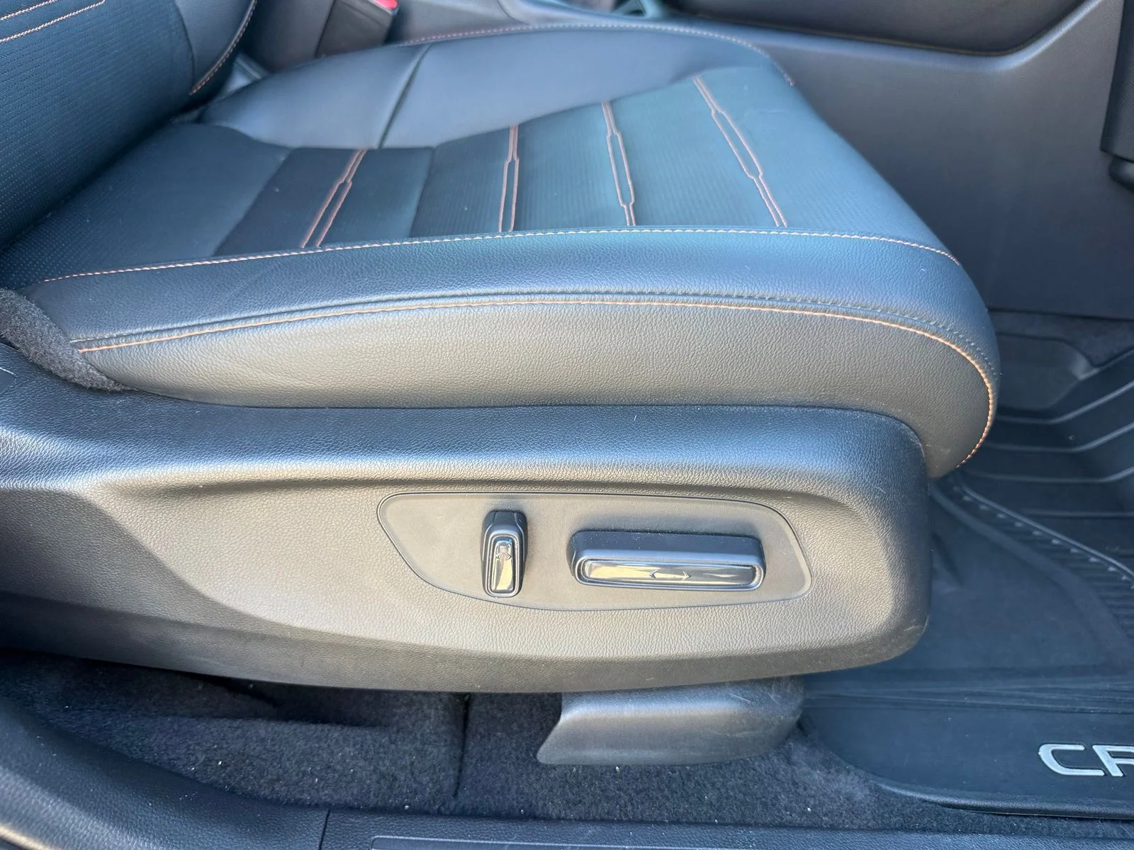 Certified Used 2025 Blue Honda Sport-L image 34