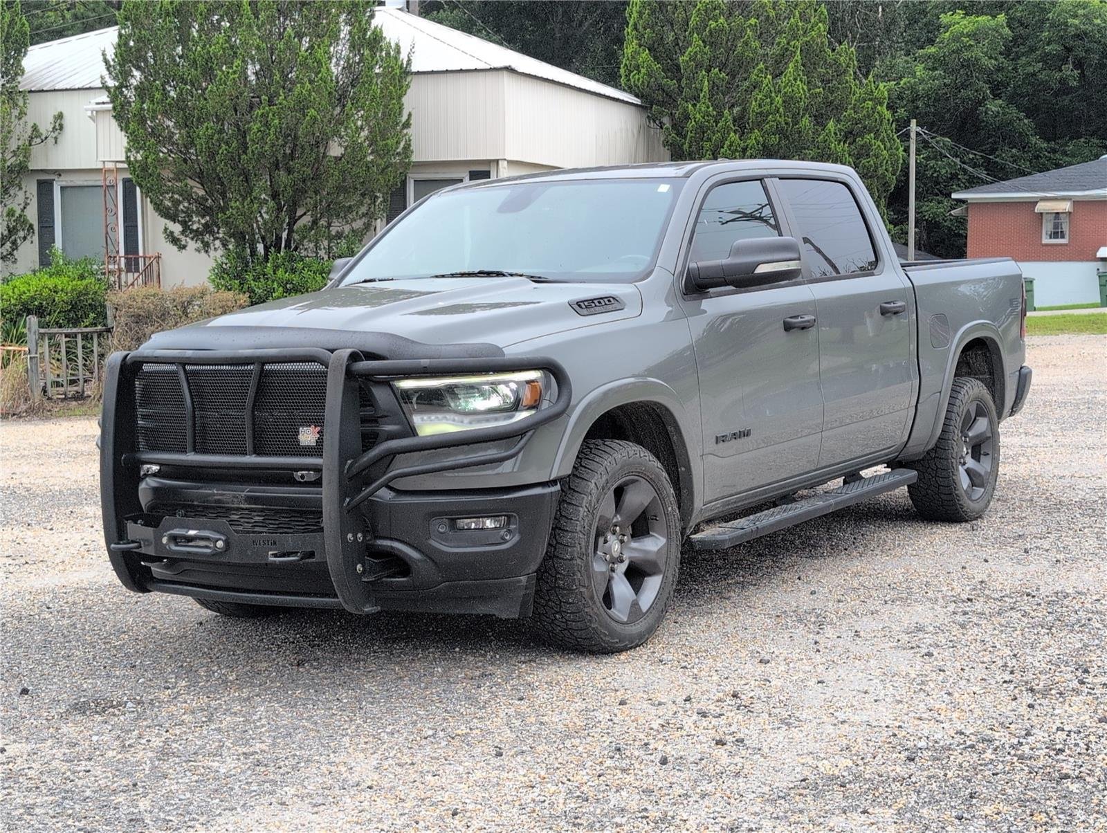 2020 RAM 1500 Big Horn/Lone Star 4x4 Crew Cab 5'7's photo